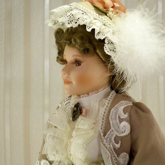 Asastasia Collection Porcelain Doll W/Stand - Picture 5 of 8